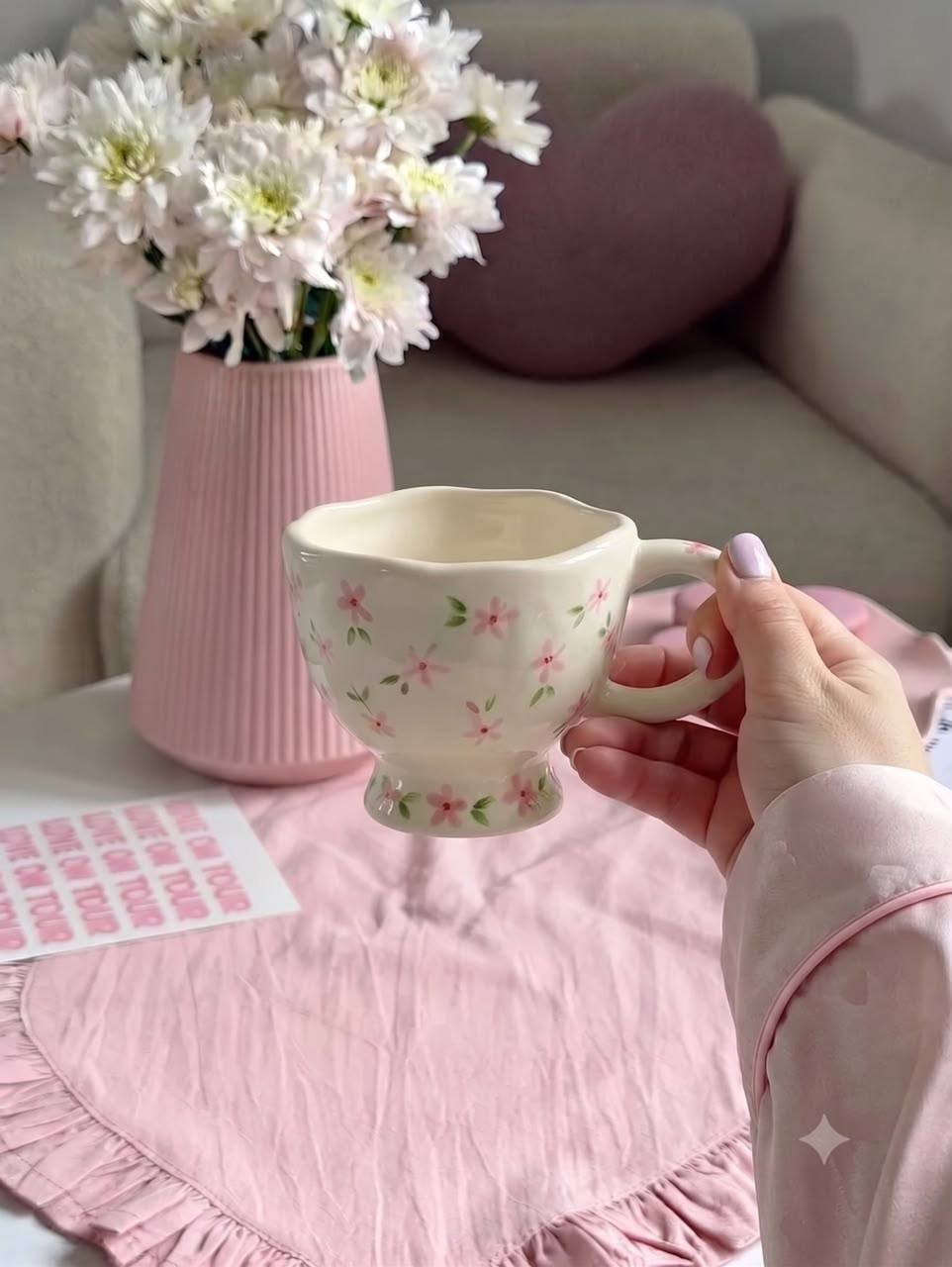 "Daisy Pedestal" Mug